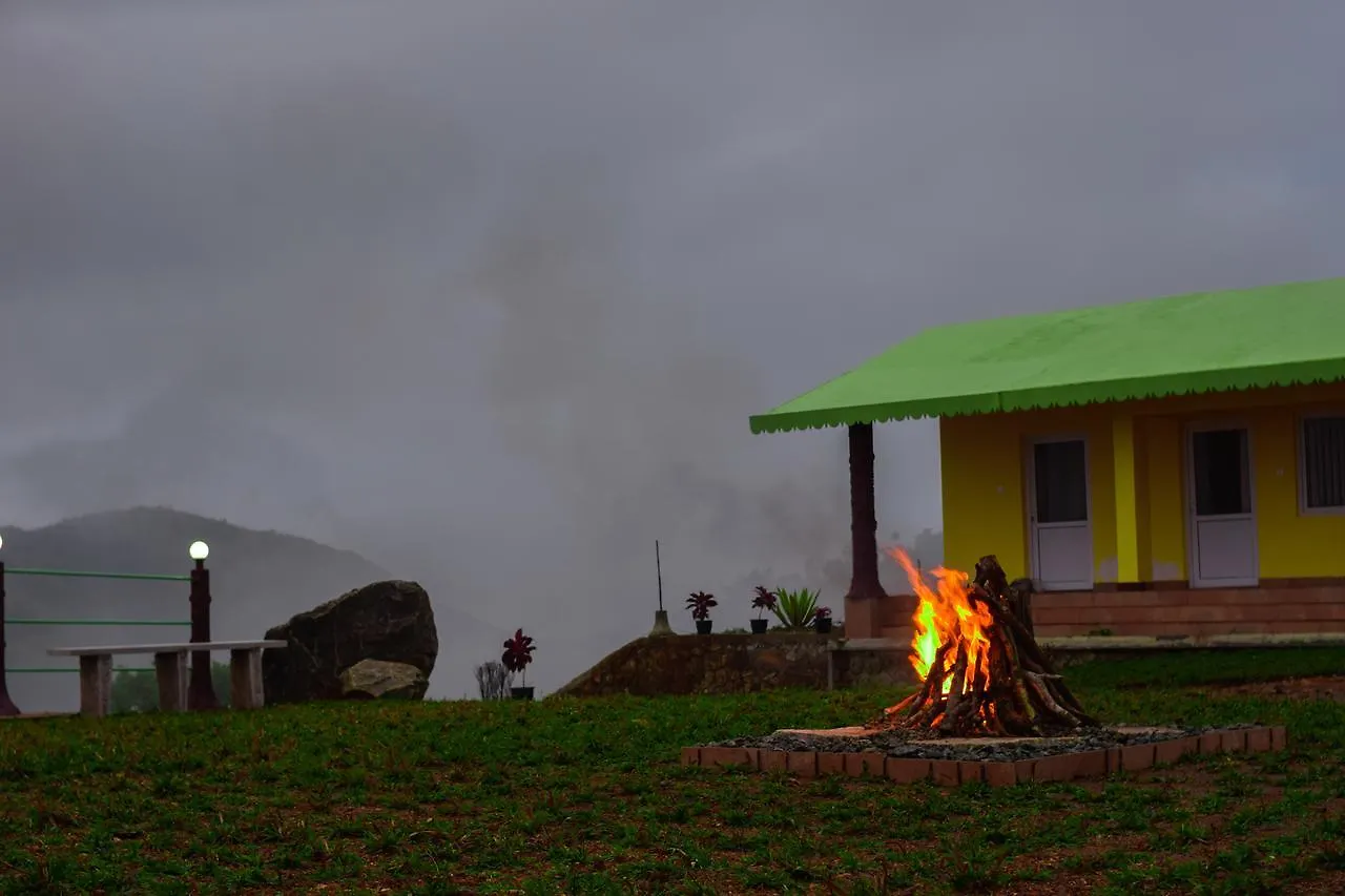Misty Hill Hotel Pirmed India