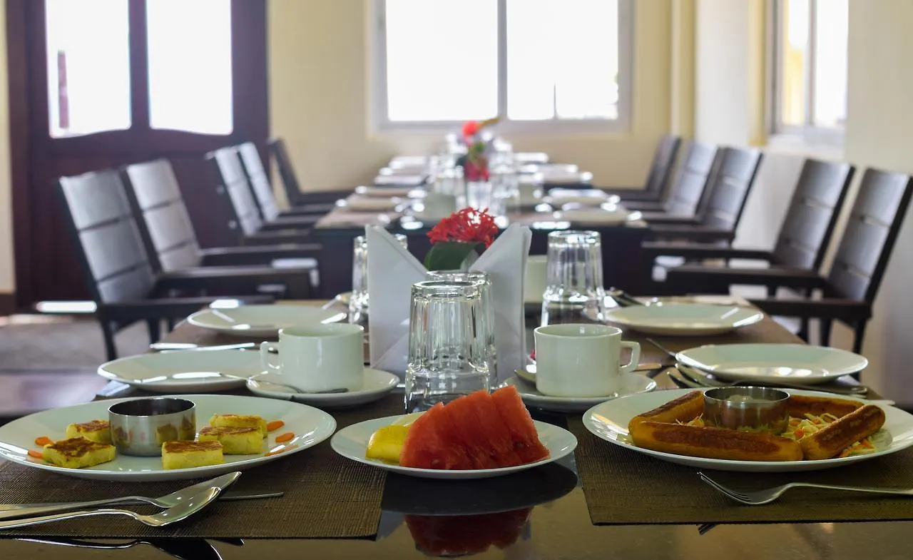 Misty Hill Hotel Pirmed
